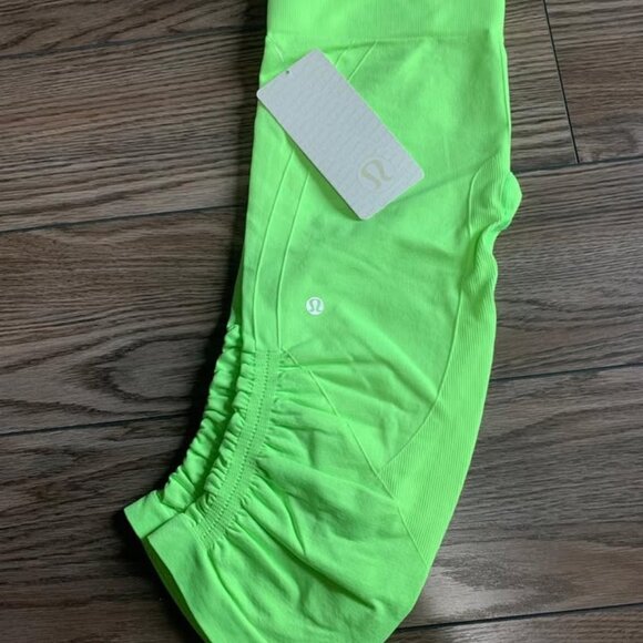 Lululemon “The Flow” Cropped Leggings – Lime Green – Size 8 – NWT - Picture 1 of 8